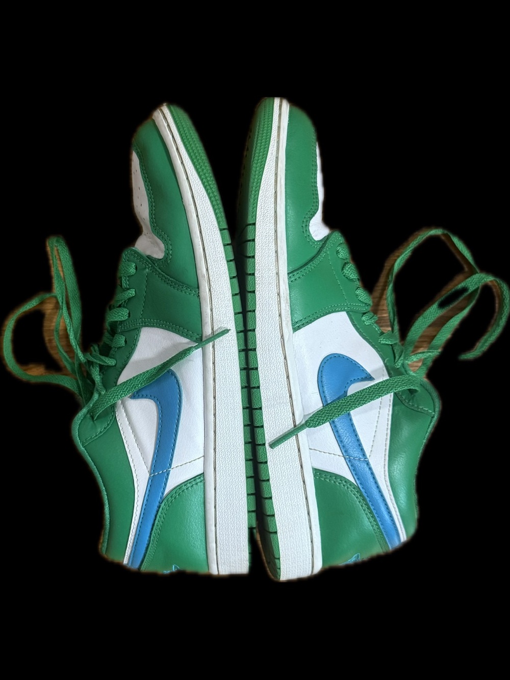 Nike Air Jordan 1s - Picture 4 of 7